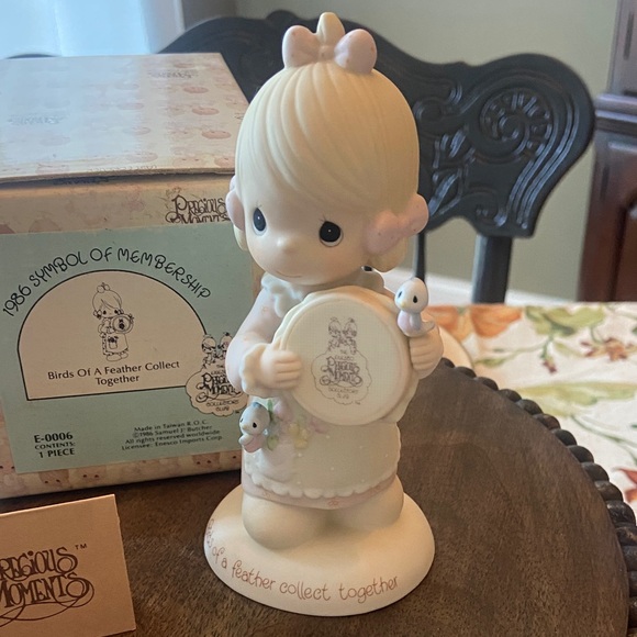 Vintage 🕰️ 1986 Precious Moments Figurine Birds of a Feather Collect Together - Picture 2 of 5